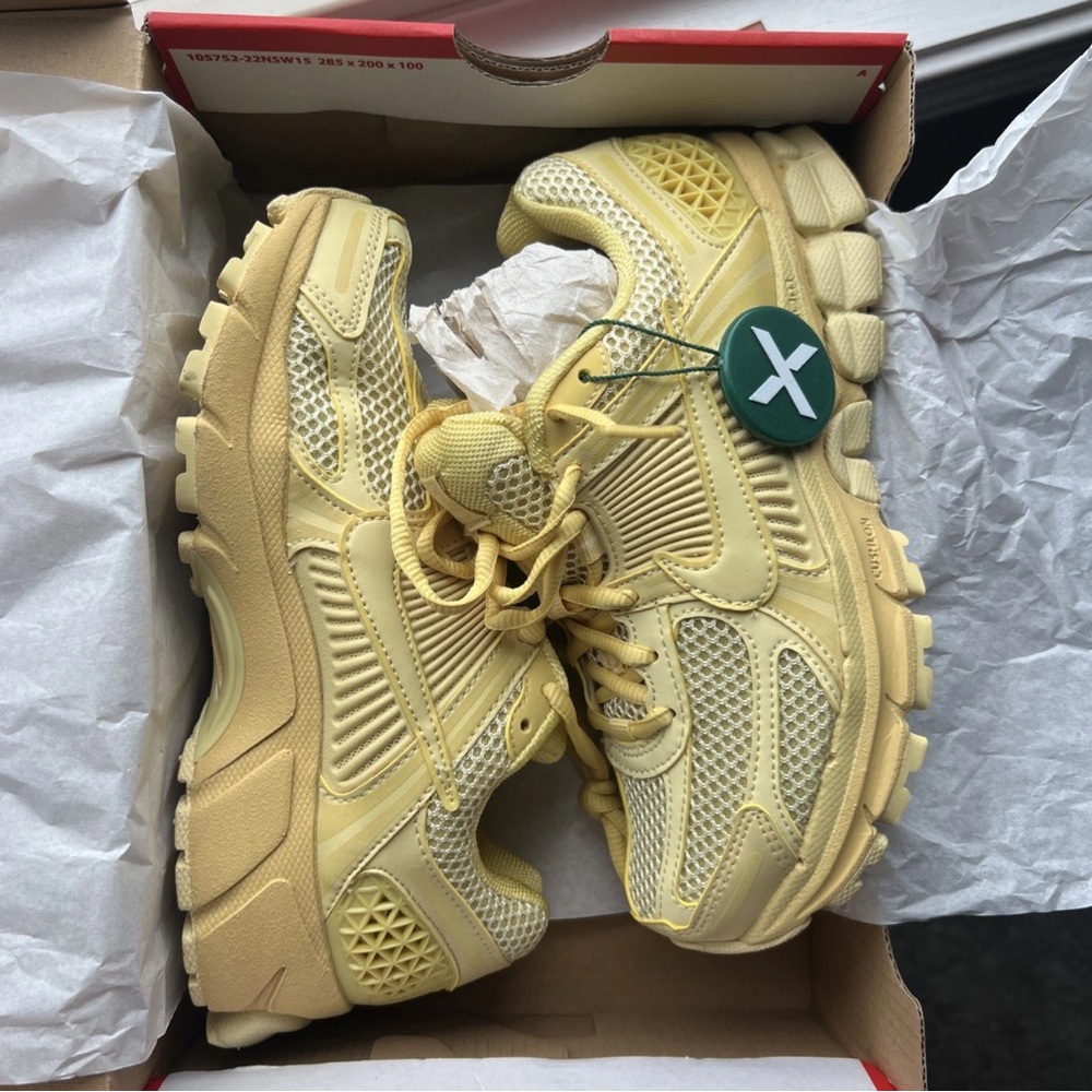 Nike Zoom Vomero 5 Saturn Gold/Lemon Wash Women’s 5.5
